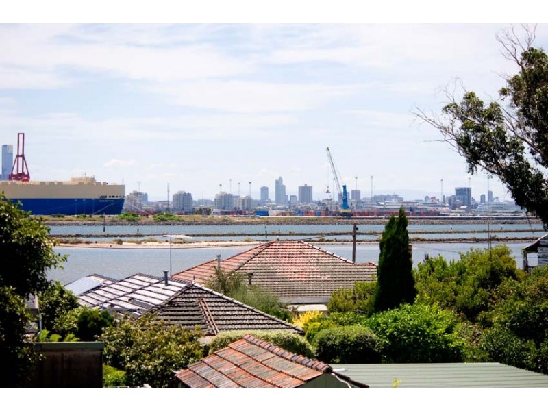 194 Douglas Parade, Newport VIC 3015