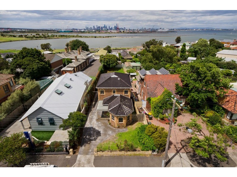194 Douglas Parade, Newport VIC 3015