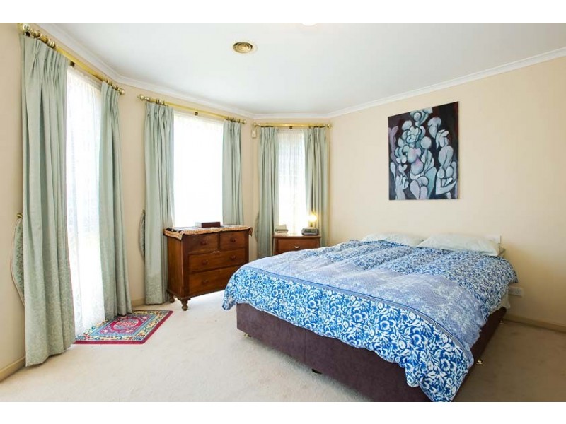 2B Maddox Road, Newport VIC 3015