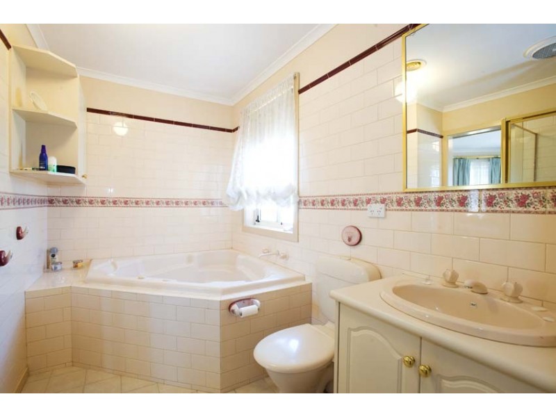 2B Maddox Road, Newport VIC 3015