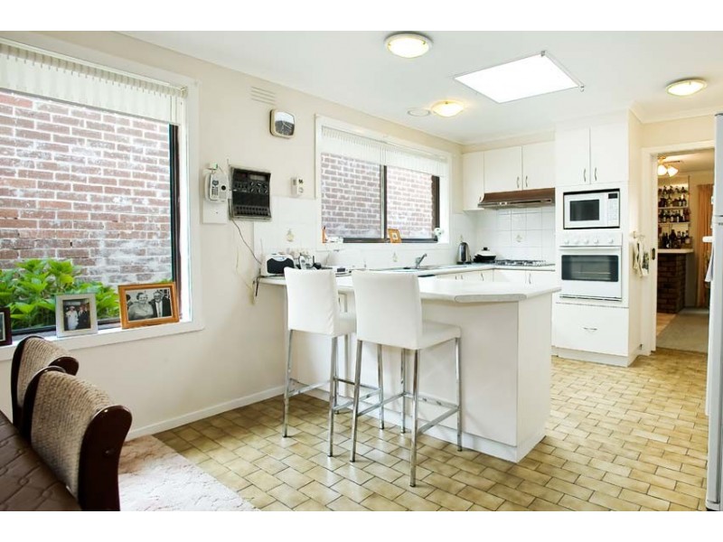 4 Calcutta Close, Altona Meadows VIC 3028