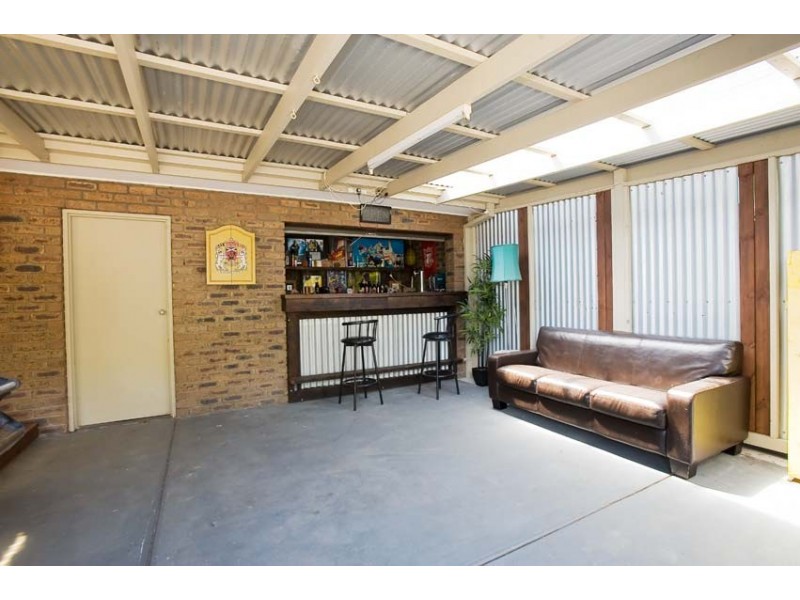 11 Cheasley Place, Altona Meadows VIC 3028