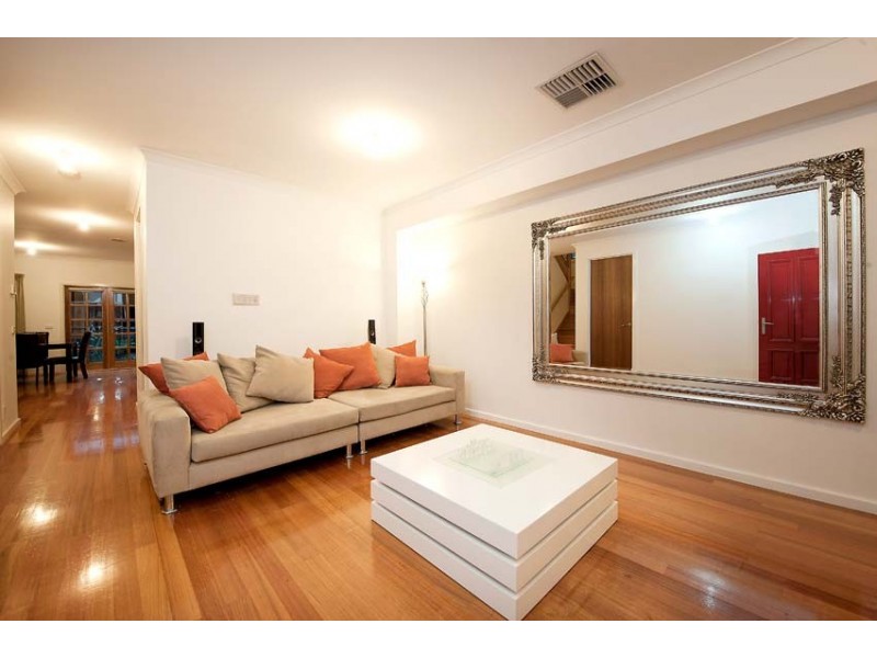 102 Wembley Avenue, Yarraville VIC 3013