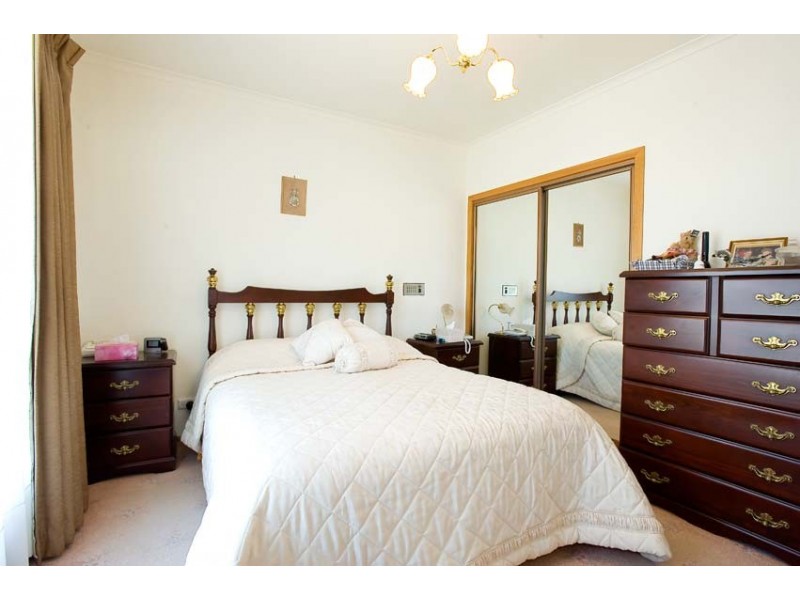 26 Hampton Parade, West Footscray VIC 3012