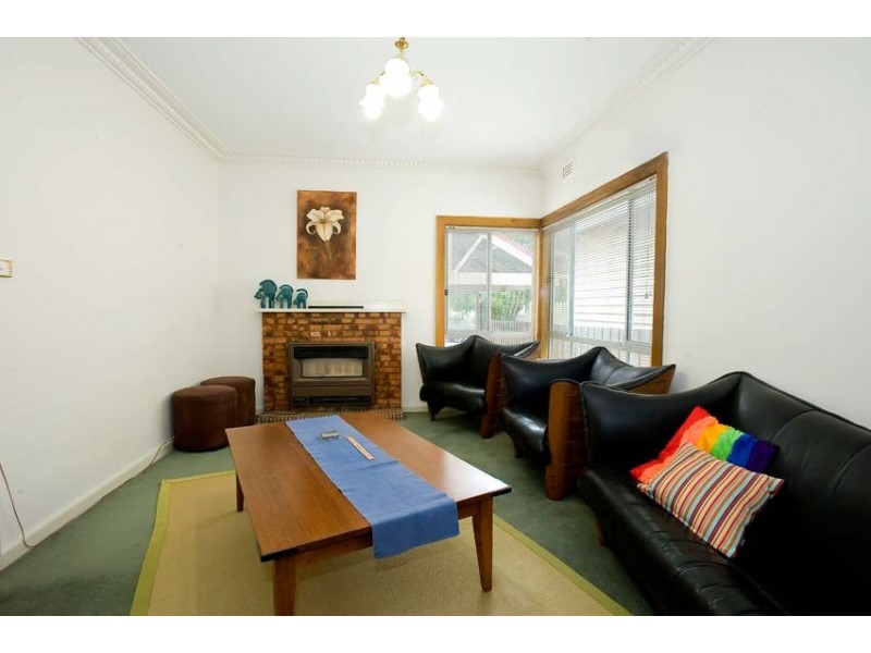 130  Empress Avenue, Kingsville VIC 3012