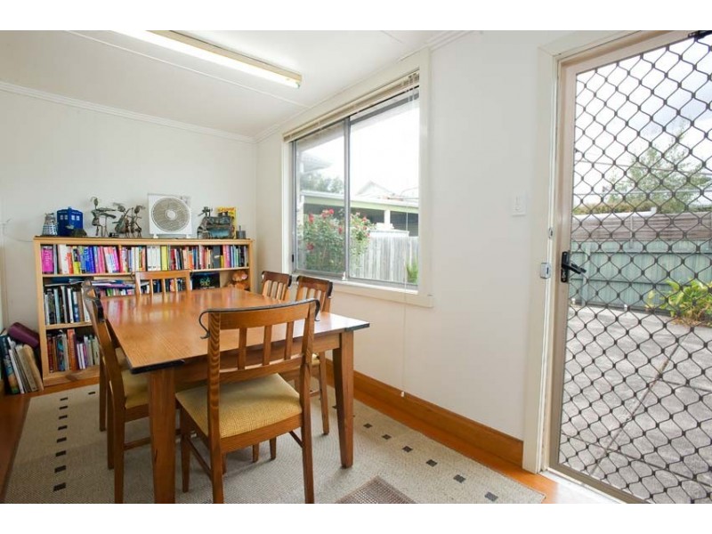 130  Empress Avenue, Kingsville VIC 3012