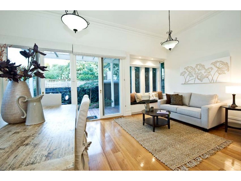 13 Pentland Parade, Seddon VIC 3011