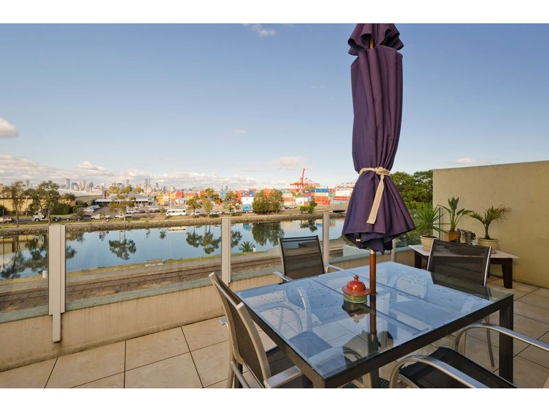 6/1 Saltriver Place, Footscray VIC 3011