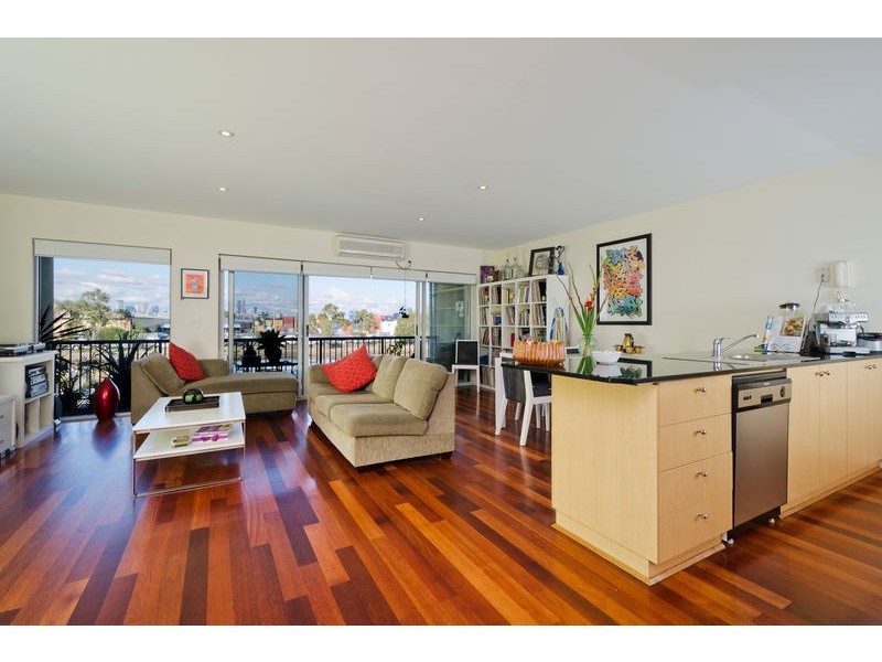 6/1 Saltriver Place, Footscray VIC 3011