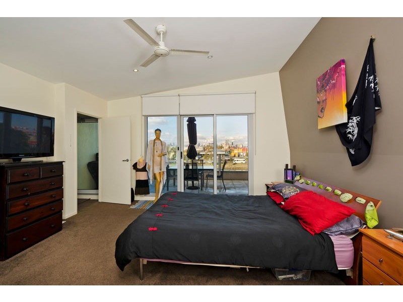 6/1 Saltriver Place, Footscray VIC 3011