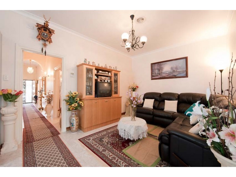 14 Alexander Street, Seddon VIC 3011