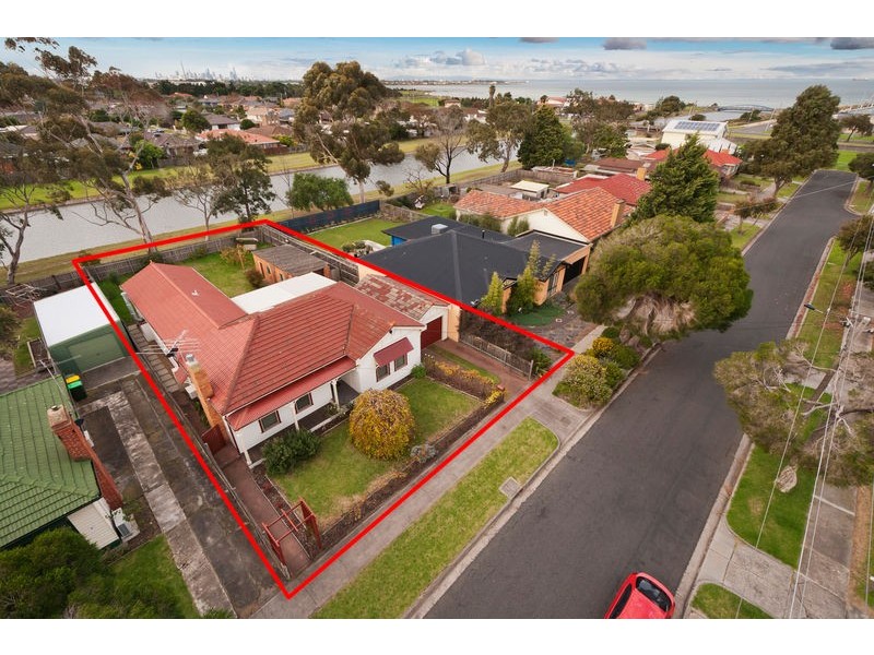 14 Cambridge Street, Seaholme VIC 3018