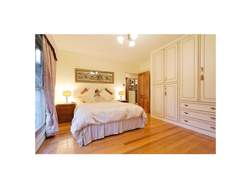 14 Cambridge Street, Seaholme VIC 3018