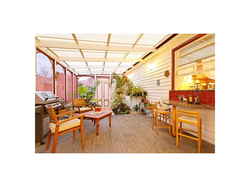 14 Cambridge Street, Seaholme VIC 3018