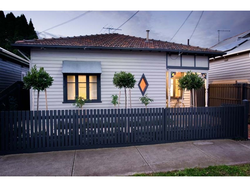 4 Acton Street, Seddon VIC 3011