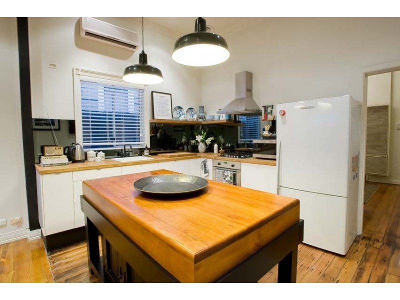 4 Acton Street, Seddon VIC 3011