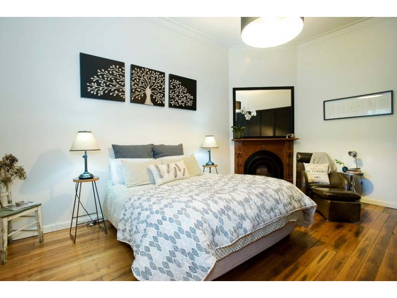 4 Acton Street, Seddon VIC 3011