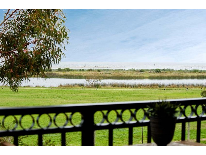 34 McGuire Crescent, Williamstown VIC 3016