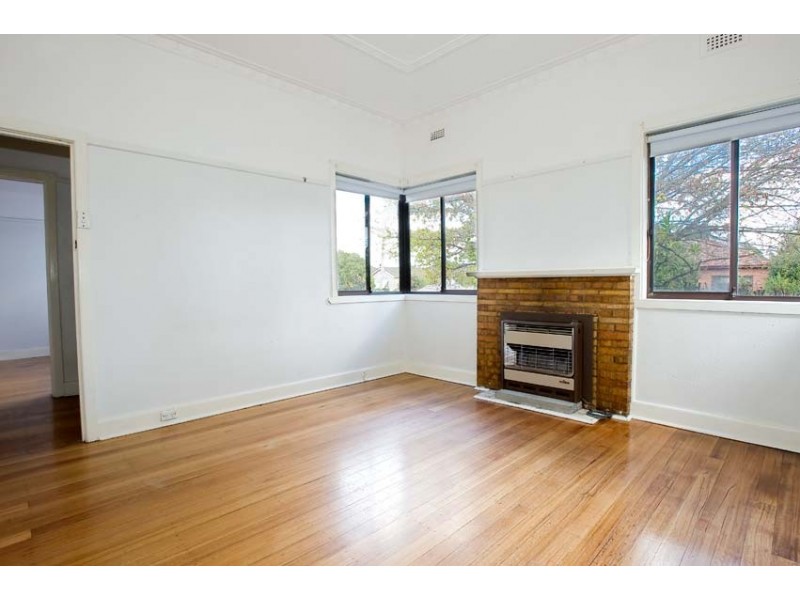 24 Waiora Parade, West Footscray VIC 3012