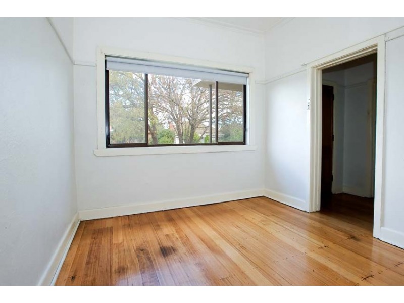 24 Waiora Parade, West Footscray VIC 3012