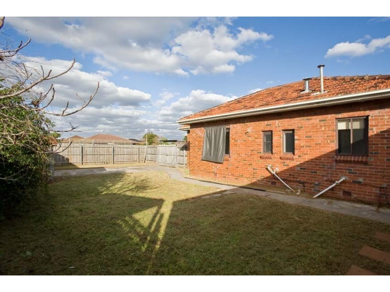 24 Waiora Parade, West Footscray VIC 3012