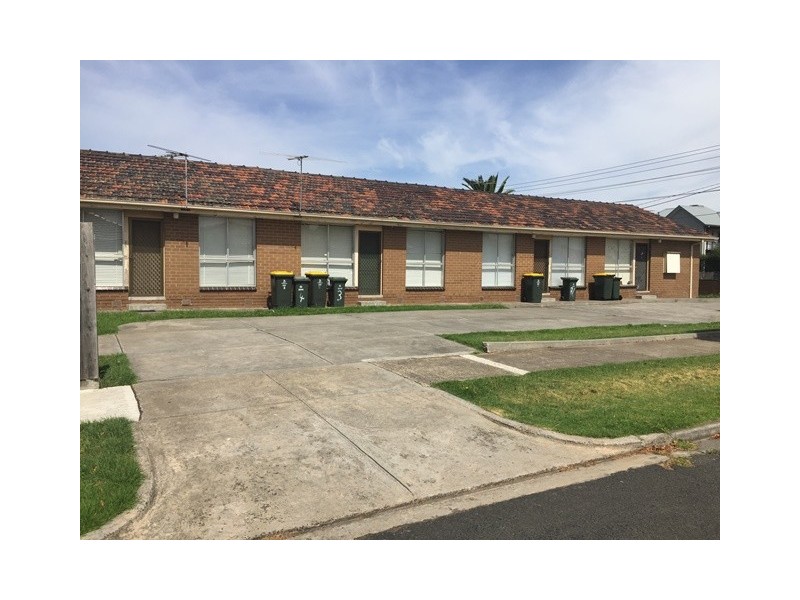 4/112 Blackshaws Road, South Kingsville VIC 3015