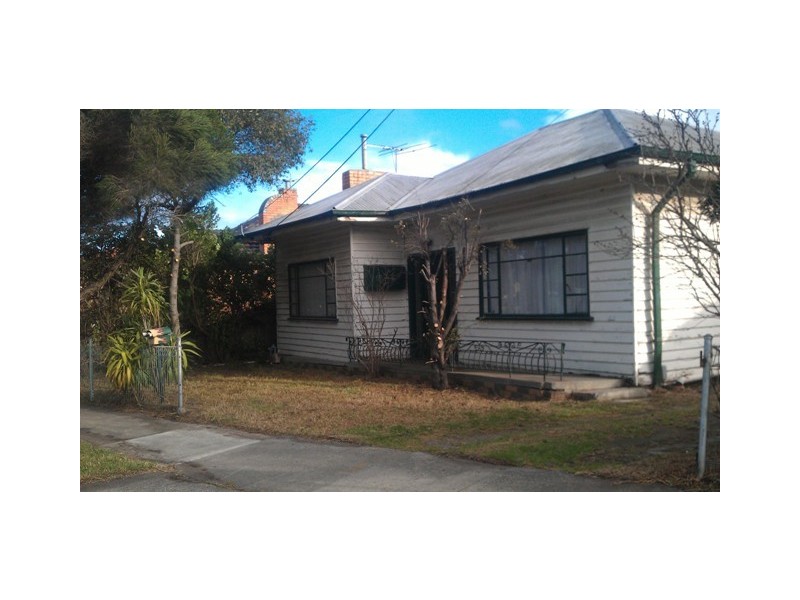 51 Cypress Avenue, Brooklyn VIC 3012