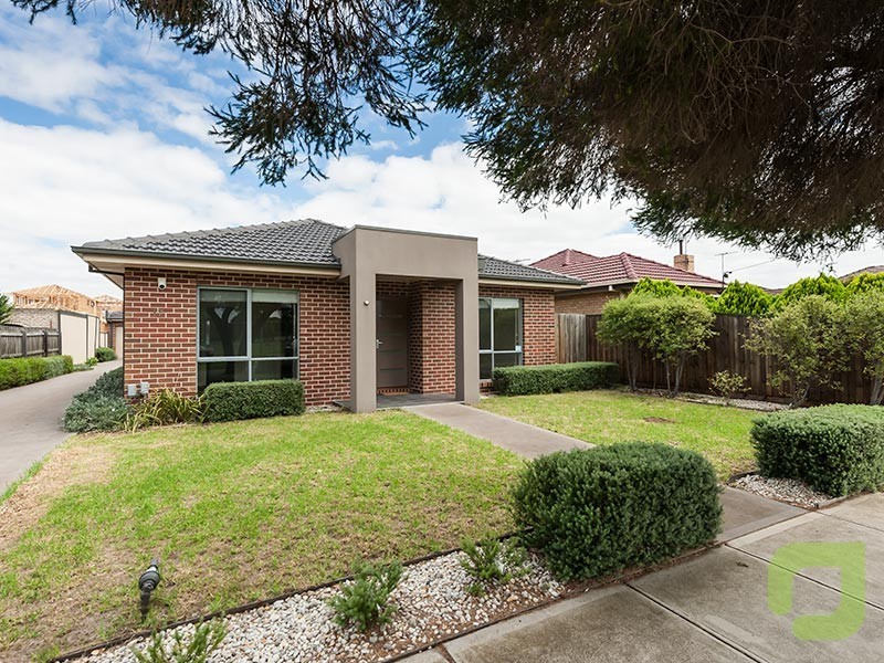 1/17 Misten Avenue, Altona North VIC 3025