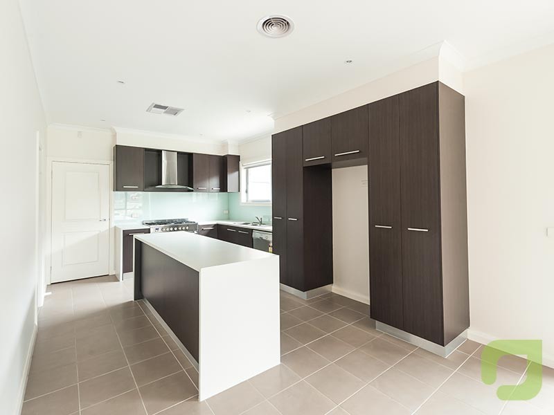 1/17 Misten Avenue, Altona North VIC 3025