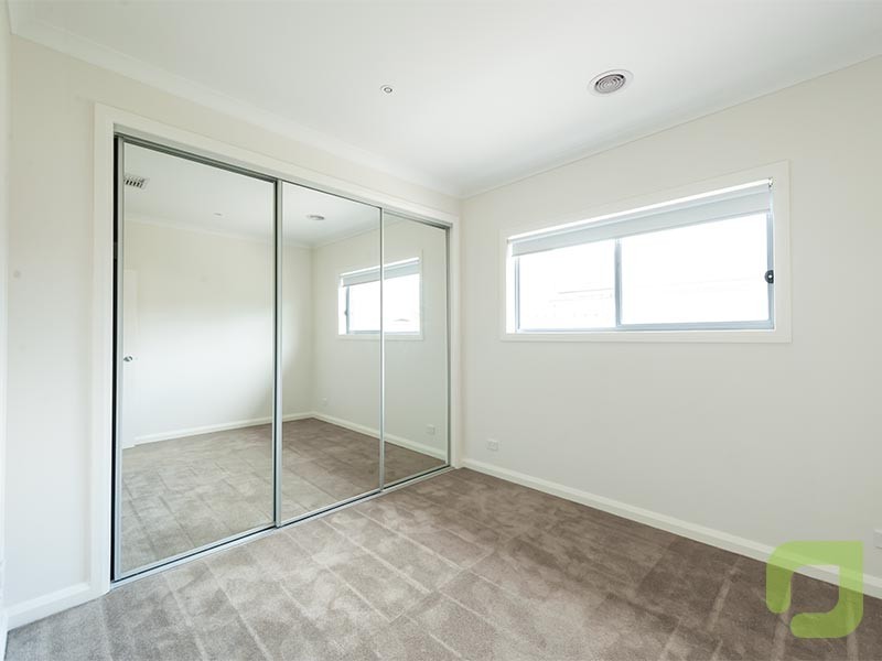 1/17 Misten Avenue, Altona North VIC 3025