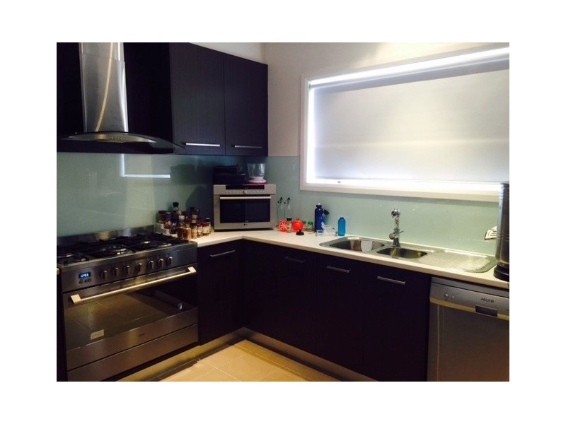 2/17 Misten Avenue, Altona North VIC 3025