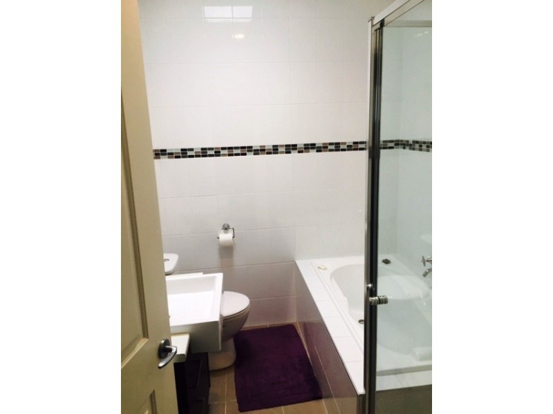 2/17 Misten Avenue, Altona North VIC 3025