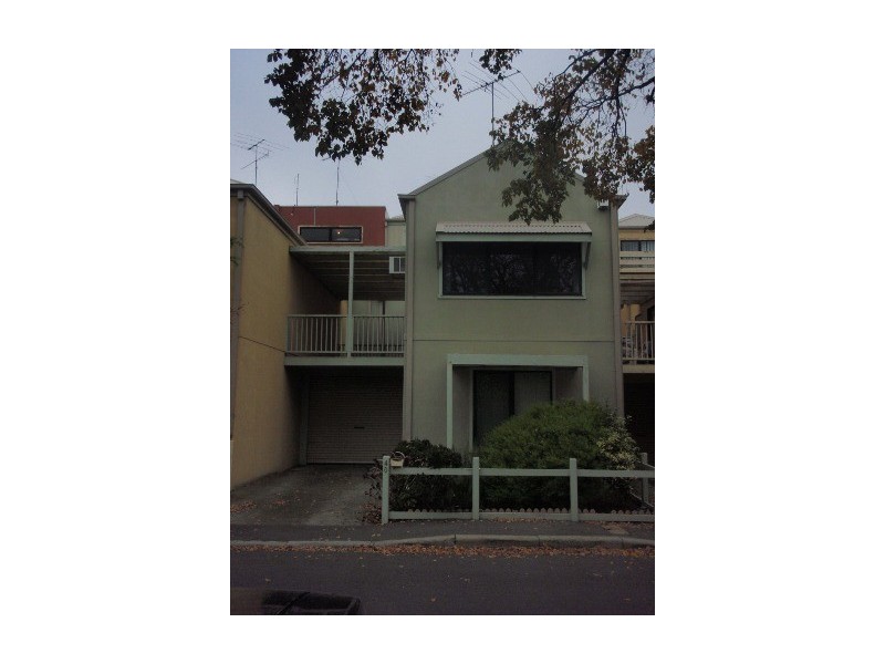 40 Woodruff Street, Kensington VIC 3031