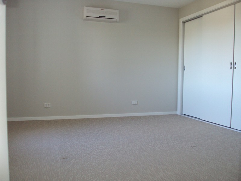 70 Eames Avenue, Brooklyn VIC 3012