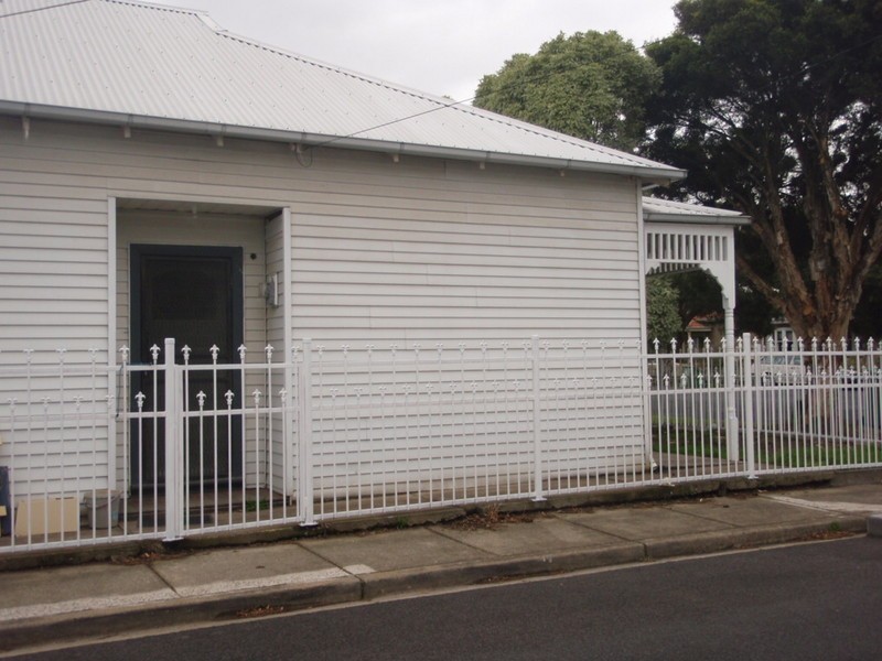 25 Robbs Road, West Footscray VIC 3012