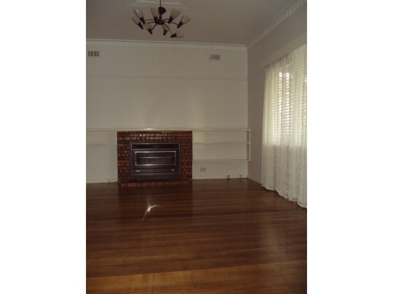 4 Godfrey Avenue, Sunshine North VIC 3020