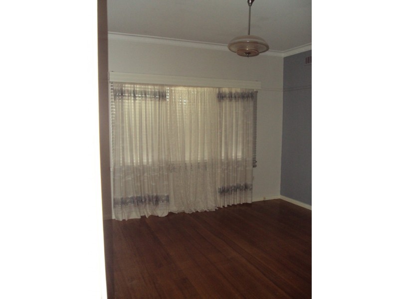 4 Godfrey Avenue, Sunshine North VIC 3020