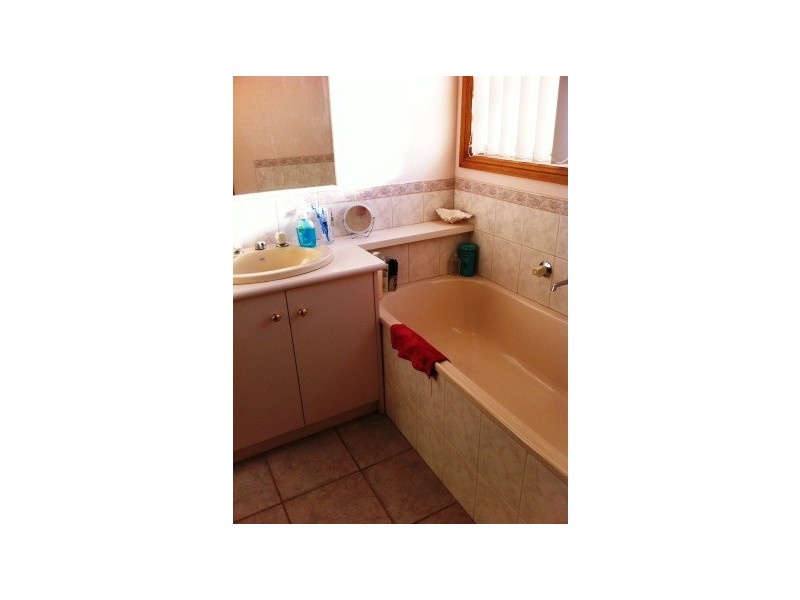 1/84 Nelson Avenue, Altona Meadows VIC 3028