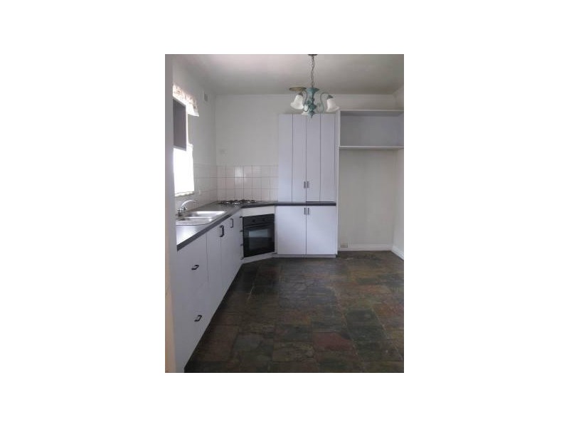 35 Eames Avenue, Brooklyn VIC 3012