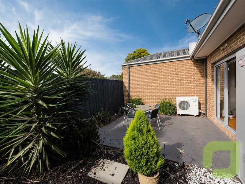 2/47 Stenhouse Avenue, Brooklyn VIC 3012