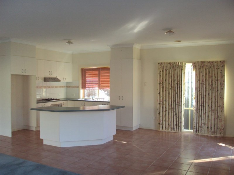 37 Pendragon Crescent, Derrimut VIC 3030