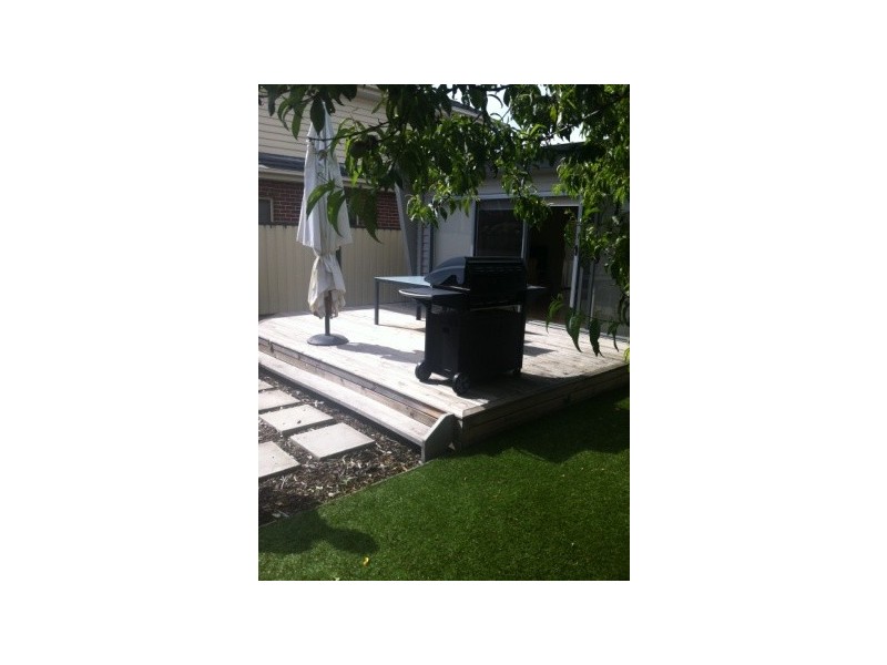 10 Severn Street, Newport VIC 3015