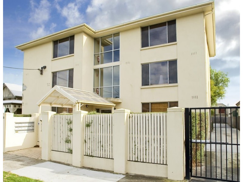 2/18 Tongue Street, Yarraville VIC 3013