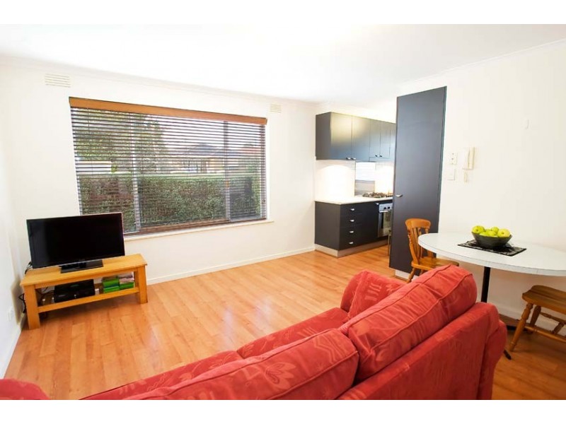 2/18 Tongue Street, Yarraville VIC 3013