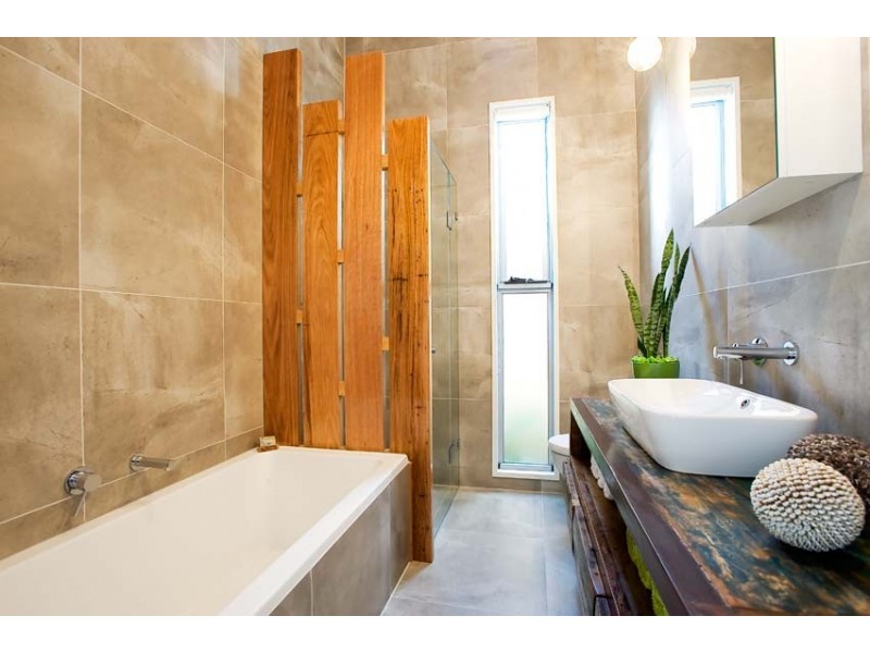 142 North Road, Newport VIC 3015