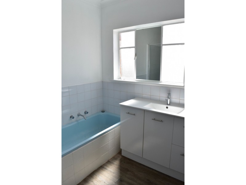 1/90 Second Avenue, Altona North VIC 3025