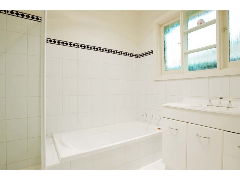 82A Alma Terrace, Newport VIC 3015