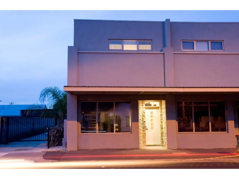 1/632 Barkly Street, West Footscray VIC 3012