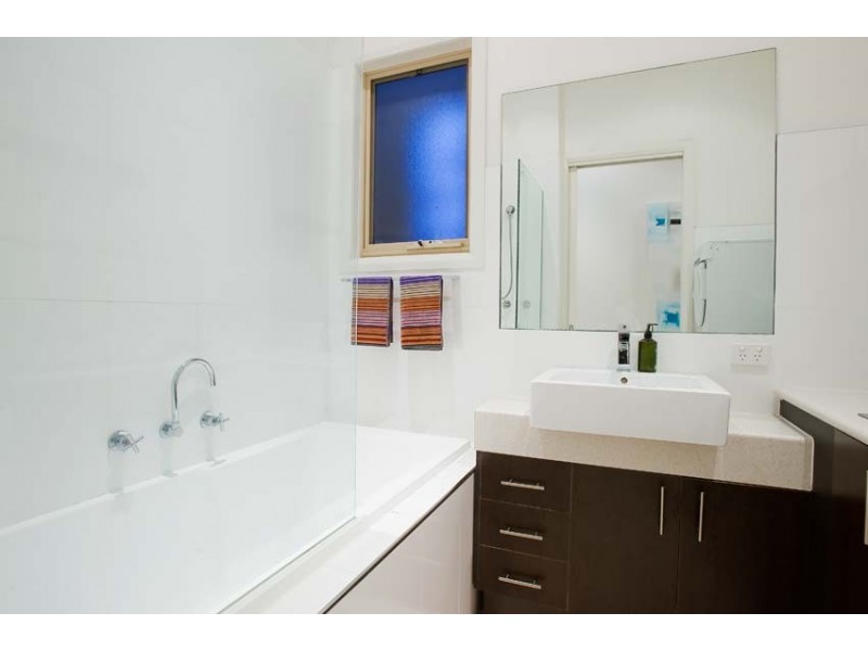 1/632 Barkly Street, West Footscray VIC 3012