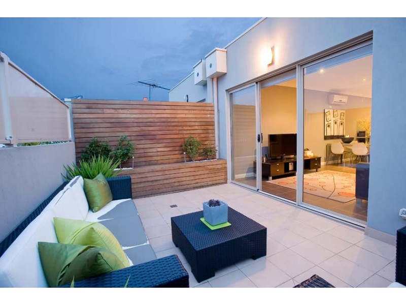 1/632 Barkly Street, West Footscray VIC 3012